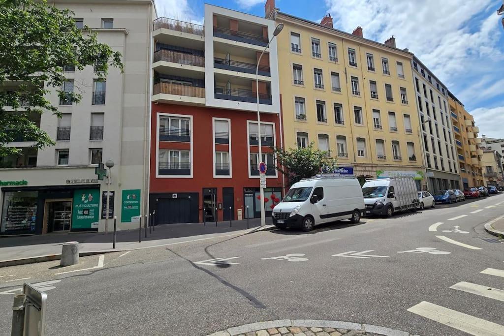 Bnbgones - Le Cosy Saint Louis - Metro Jean Mace Et Saxe Gambetta Lyon Exterior photo